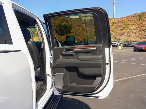 New 2026 GMC Sierra 2500 Denali w/ Denali Reserve Package AWD/4WD image 11