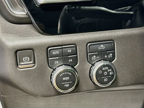 Used 2024 GMC Sierra 1500 Elevation w/ X31 Off-Road Package AWD/4WD image 10