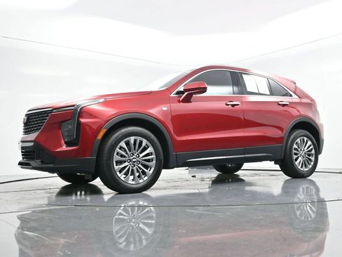Used 2025 Cadillac XT4 Premium Luxury image 46