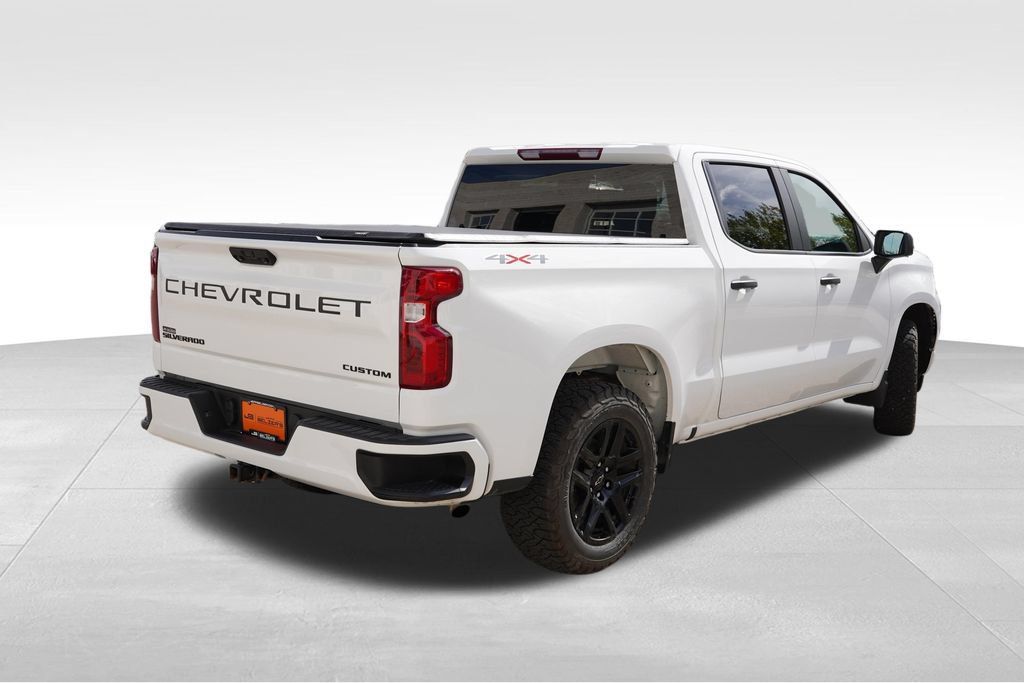 Used 2022 Chevrolet Silverado 1500 Custom w/ LPO, Dark Essentials Package AWD/4WD image 5