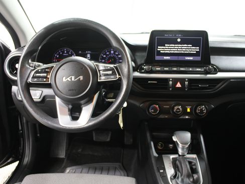 Used 2024 Kia Forte LXS image 2