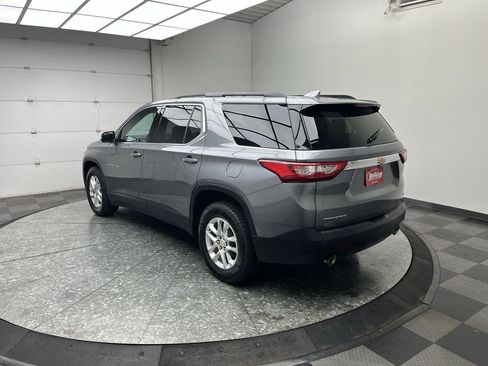 Used 2019 Chevrolet Traverse LT FWD image 2