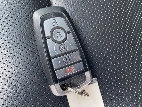 Used 2021 Ford Escape Titanium image 26