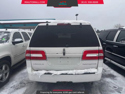 Used 2012 Lincoln Navigator 4WD image 5