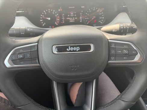 Used 2025 Jeep Compass Limited AWD/4WD image 24