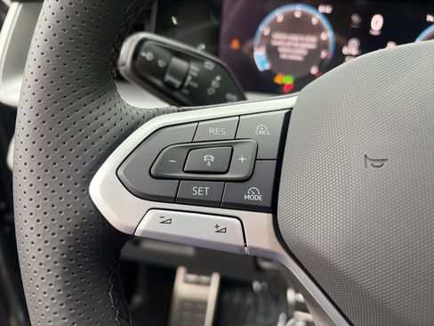 New 2026 Volkswagen Tiguan SE R-Line AWD/4WD image 22