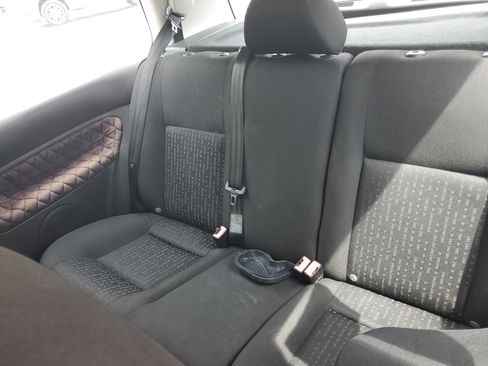 Used 2004 Volkswagen Golf GL image 6