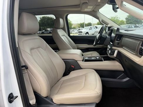 Used 2022 Ford Expedition Max Limited RWD image 32