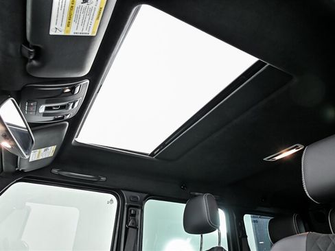 Used 2017 Mercedes-Benz G 550 Squared image 17