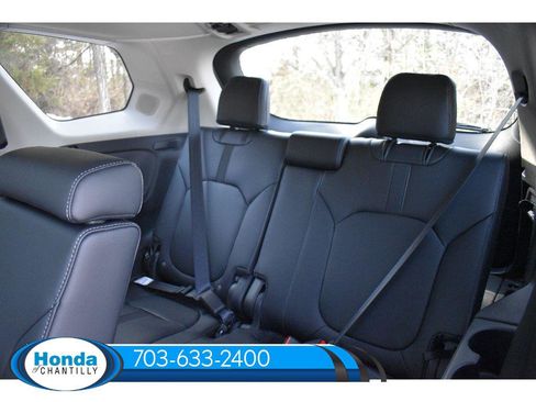 New 2025 Honda Pilot Touring image 33
