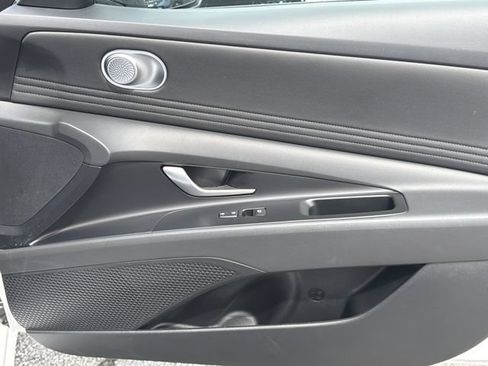Certified 2025 Hyundai Elantra SEL FWD image 14