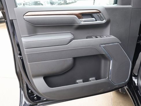 New 2026 GMC Sierra 1500 Elevation w/ LPO, Elevation Black Package image 11