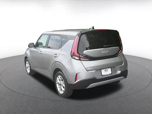 Used 2025 Kia Soul LX w/ LX Technology Package FWD image 10
