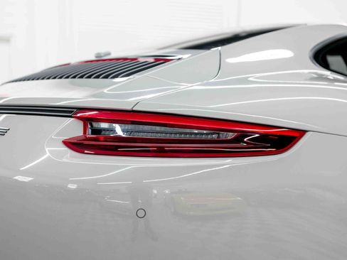 Used 2018 Porsche 911 Carrera GTS RWD image 22