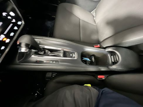Used 2017 Honda HR-V EX image 25