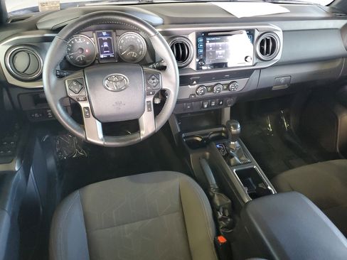 Used 2019 Toyota Tacoma TRD Off-Road RWD image 12