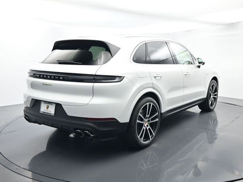 Certified 2026 Porsche Cayenne E-Hybrid image 14