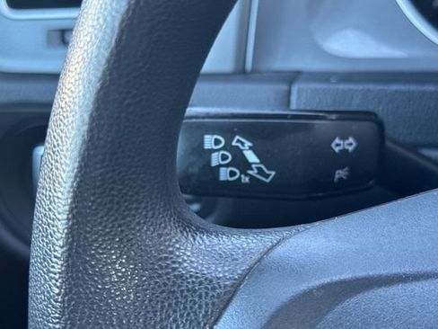 Used 2016 Volkswagen e-Golf SE w/ DC Fast Charging Package image 27