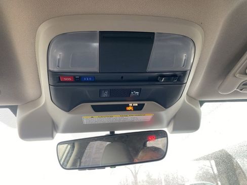 Used 2022 Subaru Crosstrek 2.0i Premium image 18