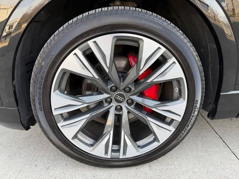 Used 2023 Audi Q8 Prestige image 9