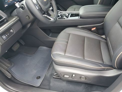 Used 2026 Chevrolet Traverse High Country image 32