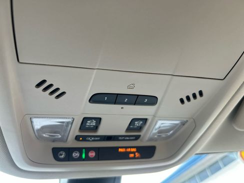 Used 2020 Buick Enclave Premium w/ Sun and Sites Package AWD/4WD image 23