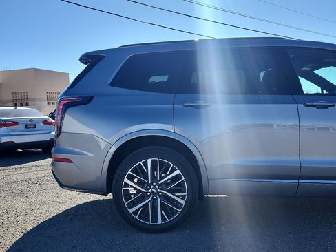 Used 2024 Cadillac XT6 Sport image 5