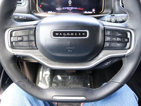 Used 2024 Jeep Wagoneer Series II w/ Flexible Seating Group AWD/4WD image 33