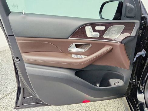 Used 2023 Mercedes-Benz GLS 450 4MATIC w/ AMG Line Exterior image 11