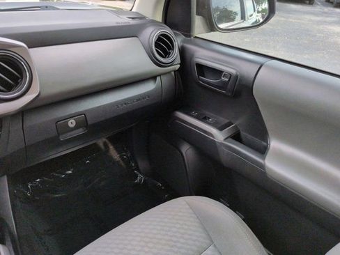 Used 2022 Toyota Tacoma SR5 w/ Technology Package RWD image 16
