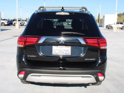 Used 2019 Mitsubishi Outlander SEL image 4
