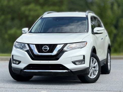 Used 2019 Nissan Rogue SV AWD/4WD image 2