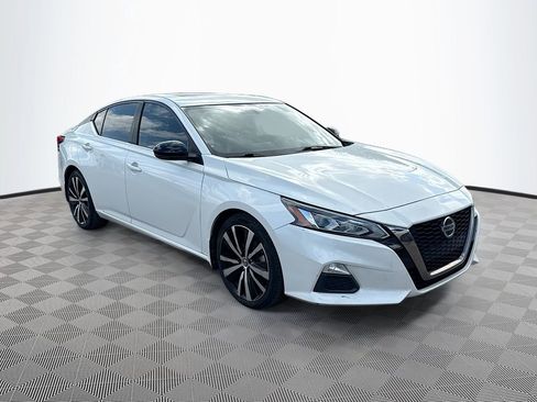 Used 2019 Nissan Altima 2.5 SR w/ SR Premium Package FWD image 4