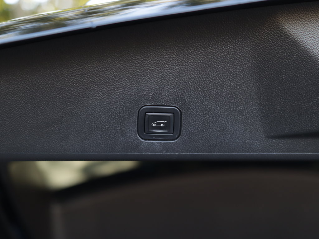 Used 2016 Cadillac SRX Luxury FWD image 25
