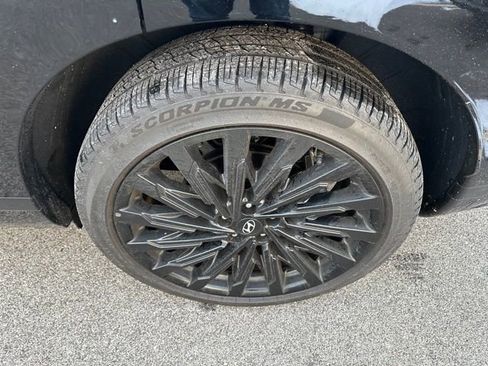 Used 2025 Hyundai Santa Fe Calligraphy w/ Tow & Go Package image 8