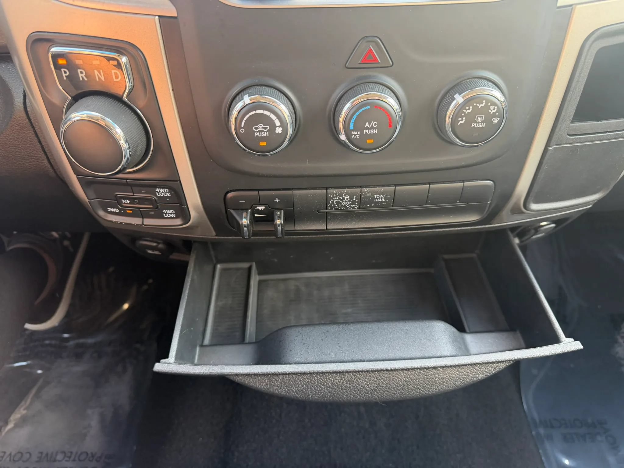 Used 2020 RAM 1500 Classic SLT AWD/4WD image 28