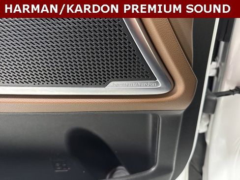 Used 2020 Kia Telluride SX w/ SX Prestige Package image 6