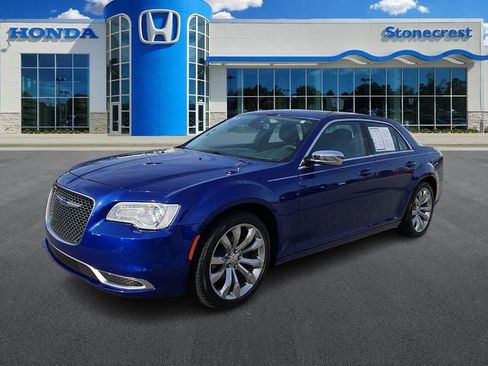 Used 2019 Chrysler 300 Touring w/ Chrome Appearance Package image 1