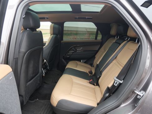 Used 2024 Land Rover Range Rover Sport Dynamic SE image 9