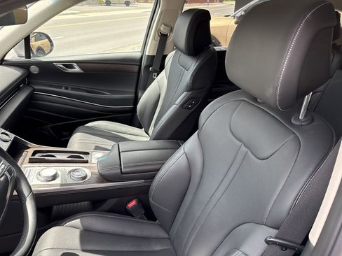 Used 2024 Genesis GV80 2.5T AWD/4WD image 12