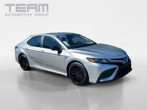 Used 2023 Toyota Camry SE image 1