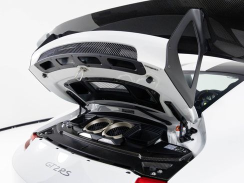 Used 2018 Porsche 911 GT2 RS image 50