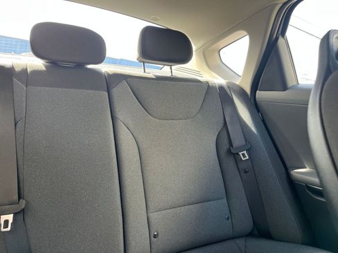 Used 2025 Kia K4 LXS image 36