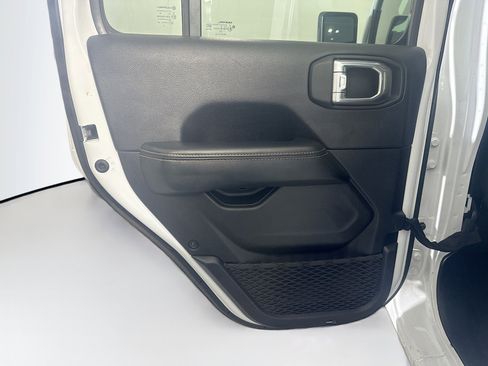 Used 2024 Jeep Wrangler Unlimited Sahara AWD/4WD image 26