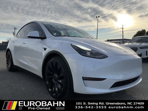 Used 2022 Tesla Model Y Performance image 23