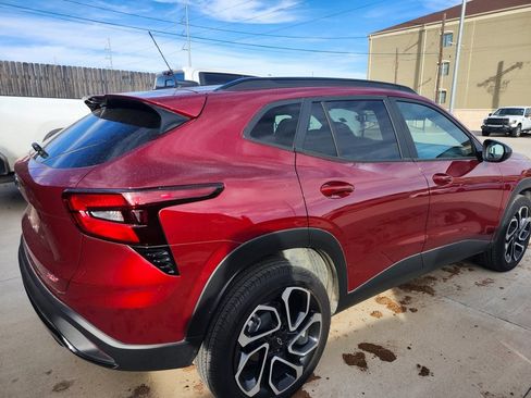 Used 2024 Chevrolet Trax RS image 8