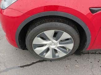 Used 2021 Tesla Model Y Long Range video 2