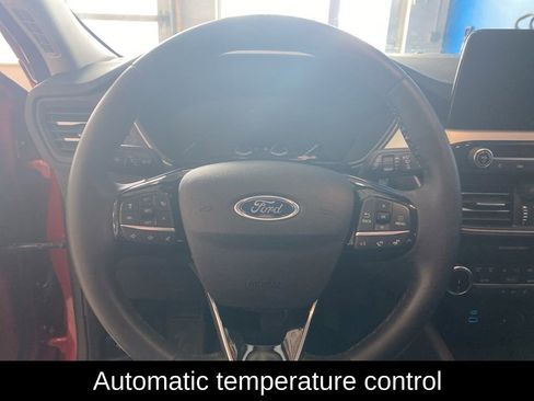 Used 2022 Ford Escape SEL w/ Equipment Group 302A image 7