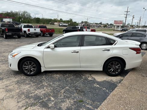 Used 2015 Nissan Altima 2.5 S w/ Special Edition Package image 6