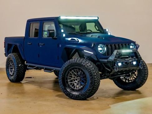 Used 2025 Jeep Gladiator Sport image 12